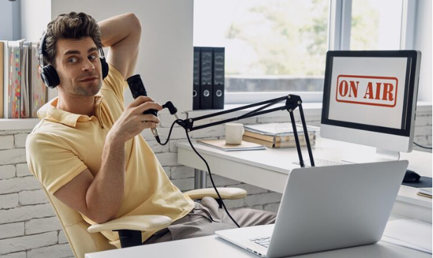 How the Demise of the Daytime Talk Show Created a Vacuum Filled by Niche Podcasts